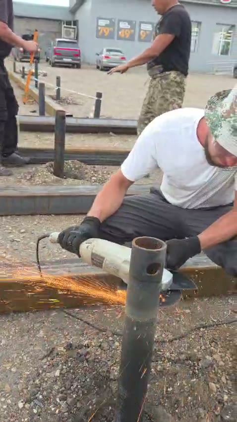 Видео подъёма конструкций краном